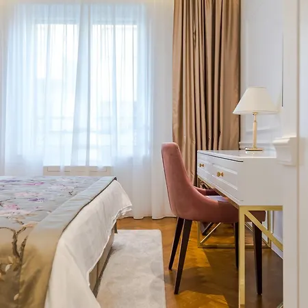 Oda ve Kahvaltı Ann Luxury Split